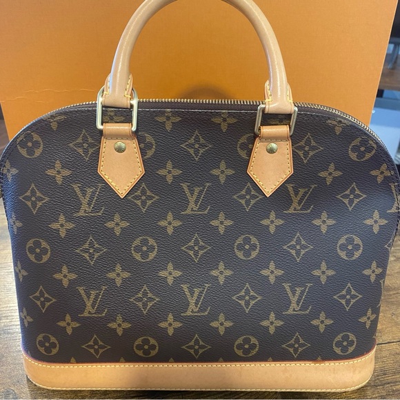 Louis Vuitton Alma PM - Picture 4 of 16